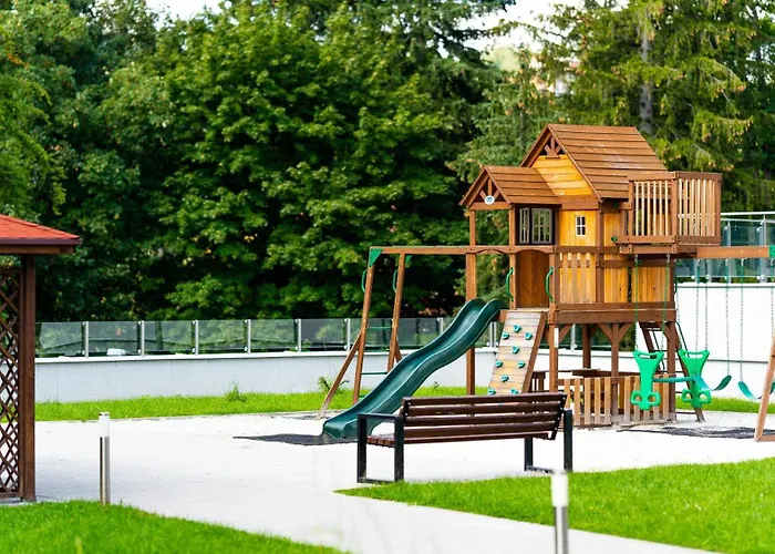 Stone Hill, Sun & Snow 스클라르스카포렘바